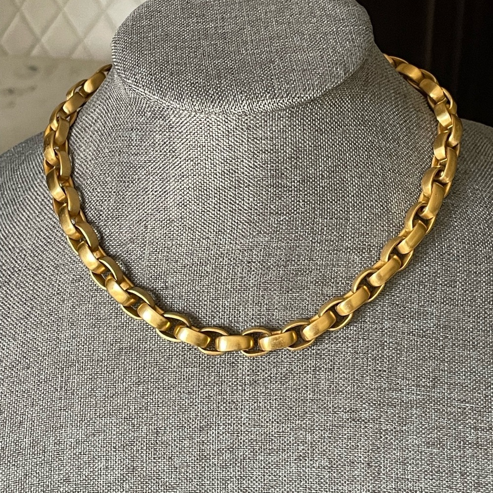 Gold “Paper Chain” Design Necklace